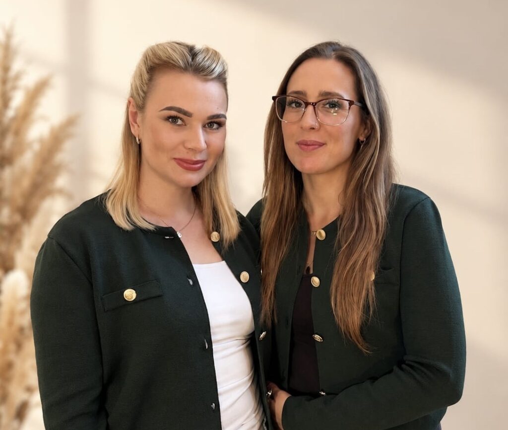 Bonny und Marie – die zwei Mamas hinter Goldmarry Kinderbetreuung für Hochzeiten und Events